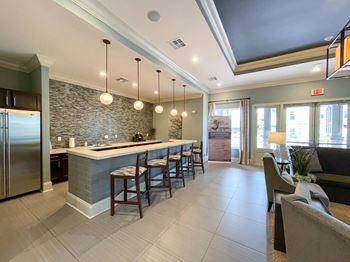 Resident lounge & cyber café